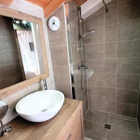 Triplex Lumineux 3 Doubles Proche Centre, Parking Et Balcon - Fr-1-598-155 Apartment *